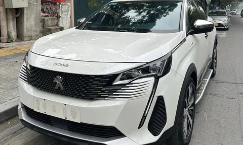 Peugeot 3008 GT Line vừa chạy 10.000km chấp nhận lỗ sập sàn tìm chủ mới