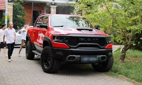 Siêu bán tải "khủng long bạo chúa" RAM 1500 TRX 2023 trị giá 9 tỷ đồng duy nhất tại Việt Nam đã có chủ