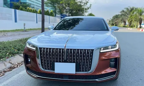 "Rolls-Royce Trung Quốc" chạy lướt chào giá hơn 1.6 tỷ, giá rẻ ngang Mercedes C200