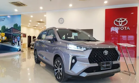 Doanh số Toyota Veloz Cross tăng gấp 3 lần, bám sát "vua phân khúc" Mitsubishi Xpander