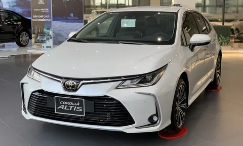 Doanh số Mazda3 tăng nhẹ, bán chạy gấp 9 lần Toyota Corolla Altis