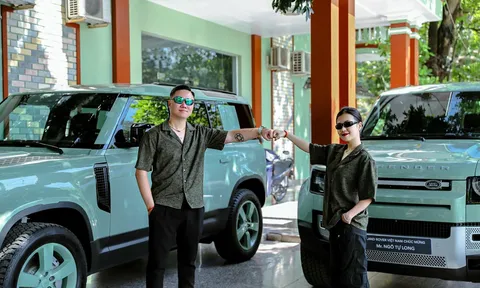 Ngô Kỳ Long chơi lớn khi tậu ngay 2 chiếc Land Rover Defender 75th Limited Edition sau khi vừa cầm lái Porsche 911 Dakar