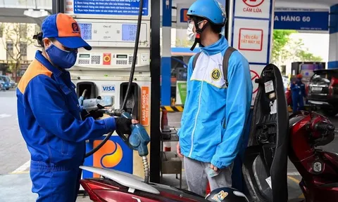 Giá xăng dầu hôm nay đồng loạt tăng trở lại