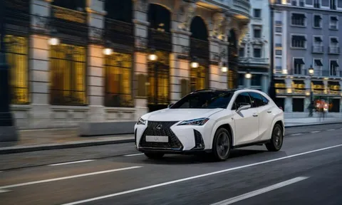 Lexus UX 2025 hứa hẹn mang đến hệ truyền động hybrid mạnh mẽ hơn trong thế hệ mới