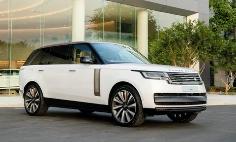 Cận cảnh Range Rover SVAutobiography 2023 vừa ra mắt thị trường Việt, giá bán sương sương bằng 2 chiếc Lexus LX600