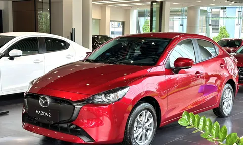 Mazda 2 tăng giảm thất thường tháng cuối năm