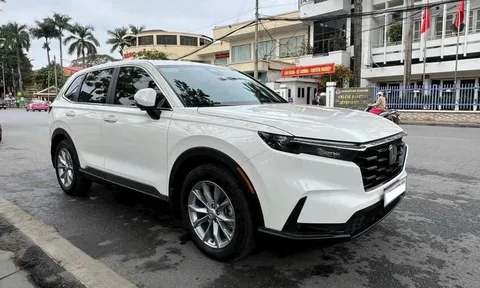 Vừa ra mắt nhưng Honda CR-V 2023 đã lên sàn xe cũ với giá bán ngỡ ngàng