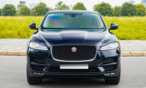 Jaguar F-pace 2016 chạy 6 vạn kilomet hạ giá sập sàn chỉ còn ngang Toyota Camry