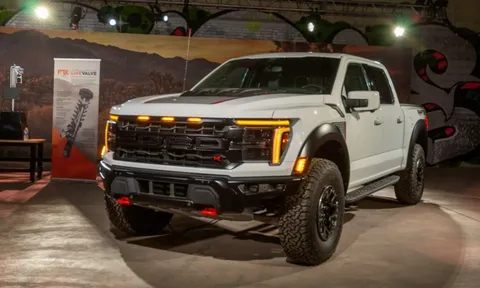 "Khủng long" Ford F-150 Raptor R 2024 chốt giá bán, ngang ngửa các siêu xe hạng sang