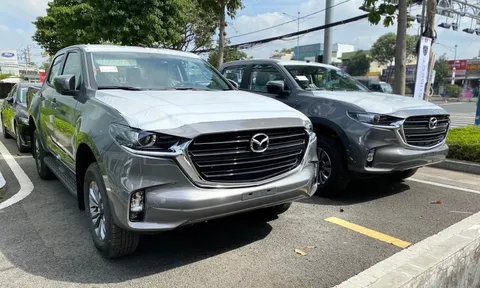 Mazda BT-50 nhận nhiều ưu đãi dịp cuối năm, gây áp lực lên Ford Ranger