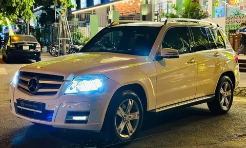 Mercedes-Benz GLK 300 rao bán chỉ bằng Kia Morning sau 10 năm lăn bánh