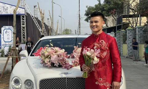 Quang Hải "chơi lớn", đón dâu bằng siêu xe sang Bentley giá cả chục tỷ đồng