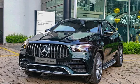 Không giống Toyota, hàng loạt xe sang Mercedes tăng giá ngay dịp đầu năm