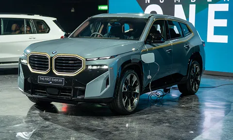 BMW XM đầu tiên tại Việt Nam ra biển số
