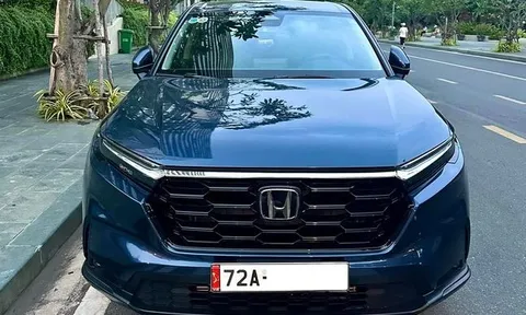 Rao bán không ai mua, Honda CR-V 2023 siêu lướt đầu tiên tiếp tục giảm giá tới mức khó tin