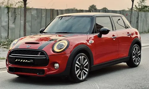 Mini Cooper S 2018 siêu lướt chấp nhận "lỗ" nửa tỷ tìm chủ mới
