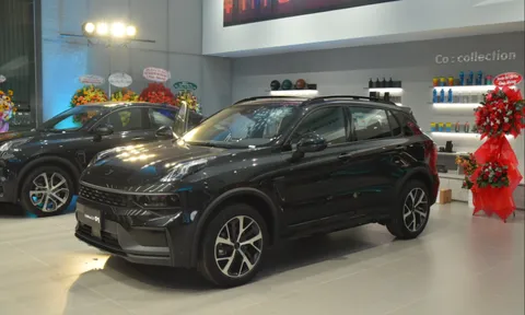 Lynk & Co 01 chốt giá bán cao hơn hẳn Mazda CX-5, "ăn nhau" ở trang bị và công nghệ an toàn