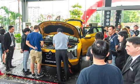 Hot như Mitsubishi Xforce, khách đến xem xe đông như triển lãm