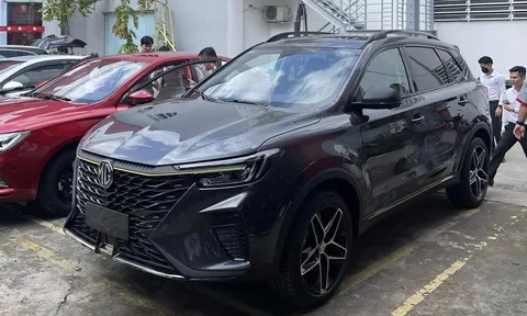 MG RX5 nhận ưu đãi kỷ lục, giá thực tế chỉ bằng một nửa Honda CR-V bản tiêu chuẩn