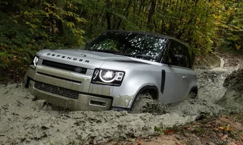 SUV hạng sang Land Rover Defender 90 off-road chính thức ra mắt tại Hàn Quốc, giá quy đổi từ 2 tỷ đồng