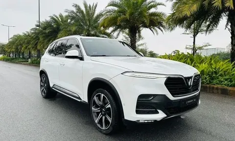 VinFast Lux SA2.0 mất nửa giá sau 5 năm lăn bánh