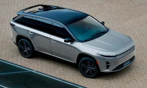 Jeep hé lộ chùm ảnh xe điện mới nhưng đã vội xóa đi chỉ trong vài phút
