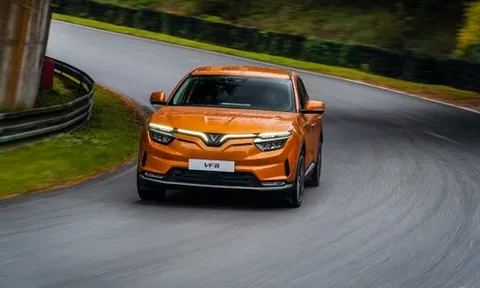 VinFast VF8 vinh dự được cơ quan nhà nước ở Canada sử dụng làm xe giám sát