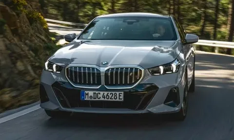 Rò rỉ thông tin BMW 5-Series 2024 sắp về Việt Nam, có cả bản chạy điện