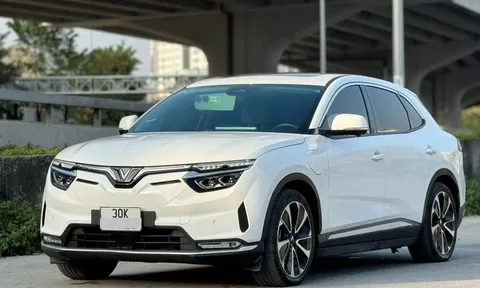 VinFast VF8 mất giá khó tin sau 1 năm lăn bánh