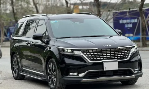 Kia Carnival siêu lướt 10km rao bán với giá ngỡ ngàng
