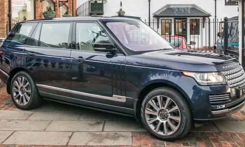 Range Rover "hoàng gia" từng của nữ hoàng Anh bất ngờ được rao bán