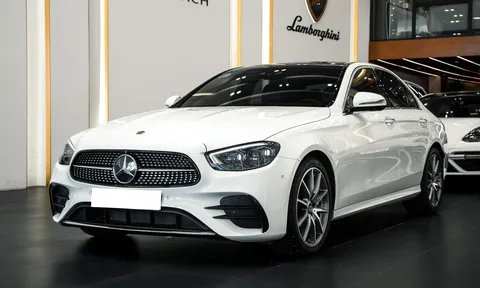 Mercedes E300 AMG trượt giá cả tỷ đồng sau hơn 1 năm lăn bánh