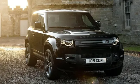 Land Rover thay đổi chiến thuật mới sau khi doanh số bán xe điện chậm lại