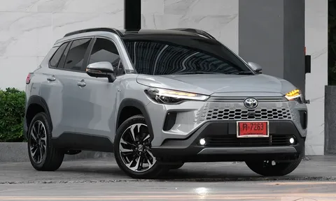 Cận cảnh Toyota Corolla Cross 2024 giá quy đổi chỉ hơn 800 triệu đồng tại Thái Lan