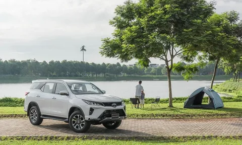 Toyota Fortuner 2024 giảm giá bán lẻ tới 120 triệu, bổ sung thêm tiện ích cho phiên bản nâng cấp