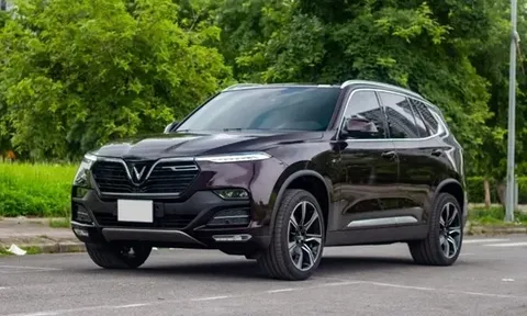 VinFast Lux SA2.0 lăn bánh 5 năm 'hét giá' rẻ hơn cả Honda HR-V