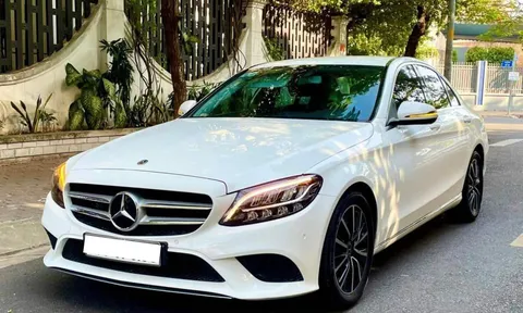 Mercedes C200 sau 5 năm sử dụng rao bán chỉ ngang Mazda 6