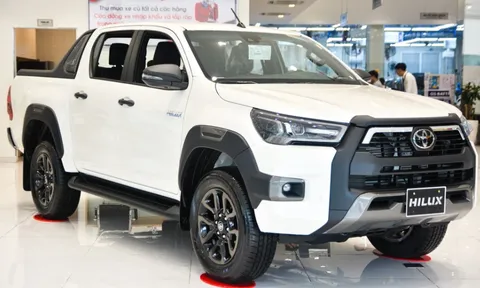 Toyota Hilux 2024 hé lộ 3 phiên bản sắp ra mắt, giá bán chỉ ngang ngửa Ford Ranger