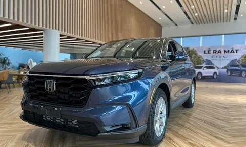 Honda CR-V giảm giá tiền mặt lên tới 140 triệu đồng tại đại lý