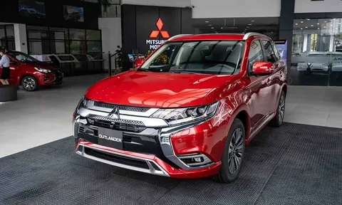 Đi trước Mazda CX-5 một bước, Mitsubishi Outlander nhận ưu đãi gần 80 triệu đồng