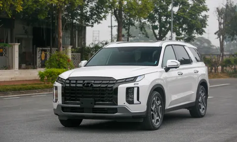 SUV 7 chỗ Hyundai Palisade tung ưu đãi gần 100 triệu, phả hơi nóng lên Ford Explorer