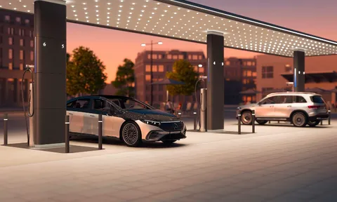 Độc lạ Mercedes: Thiết kế hộp sạc đa năng chưa từng có cho khách hàng