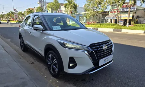 SUV tiết kiệm xăng Nissan Kicks "chạm đáy" mới, giảm giá kỷ lục tới 200 triệu đồng
