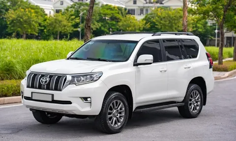 Toyota Land Cruiser trượt giá bao nhiêu sau 5 năm lăn bánh