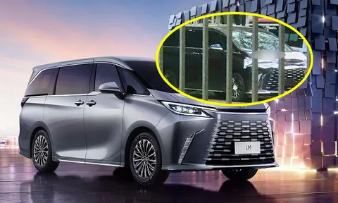 Rò rỉ ảnh Lexus LM 2024 tại Hà Nội, đếm ngược ngày ra mắt ngay trong tháng này