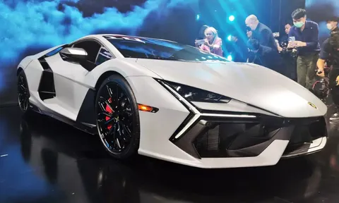 Siêu phẩm Lamborghini Revuelto trị giá hơn 50 tỷ xuất hiện tại Việt Nam, ngày về tay đại gia "Minh Nhựa" không còn xa