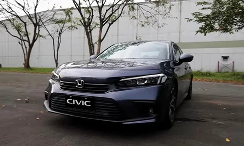 Honda Civic nhận ưu đãi hàng chục triệu đồng, rút ngắn khoảng cách với Mazda3