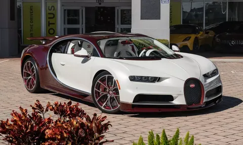 Đại lý chào bán Bugatti Chiron giá gần 4 triệu USD tặng kèm cả siêu xe sang Rolls-Royce