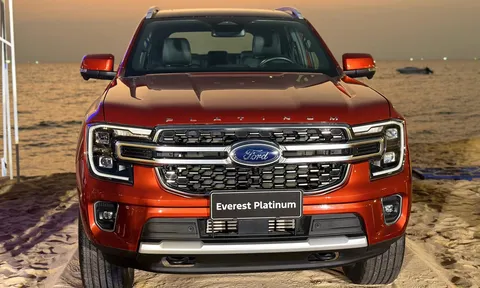Cận cảnh thực tế Ford Everest Platinum vừa ra mắt, giá dự kiến chỉ hơn 1,5 tỷ đồng