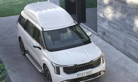 Kia Carnival phiên bản hạng sang chính thức ra mắt, giá bán "trọn bộ" quy đổi lên tới gần 2 tỷ đồng